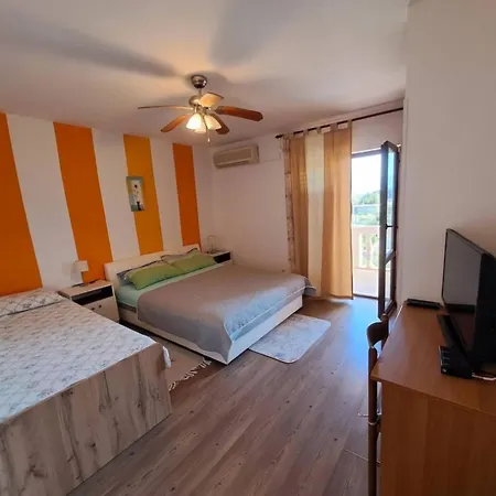 With Parking Space Sucuraj, Hvar - 24563 Apartament