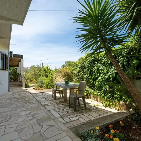 Apartment With Parking Space Sucuraj, Hvar - 24563 Sućuraj